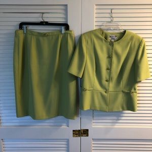 Skirt and jacket suit